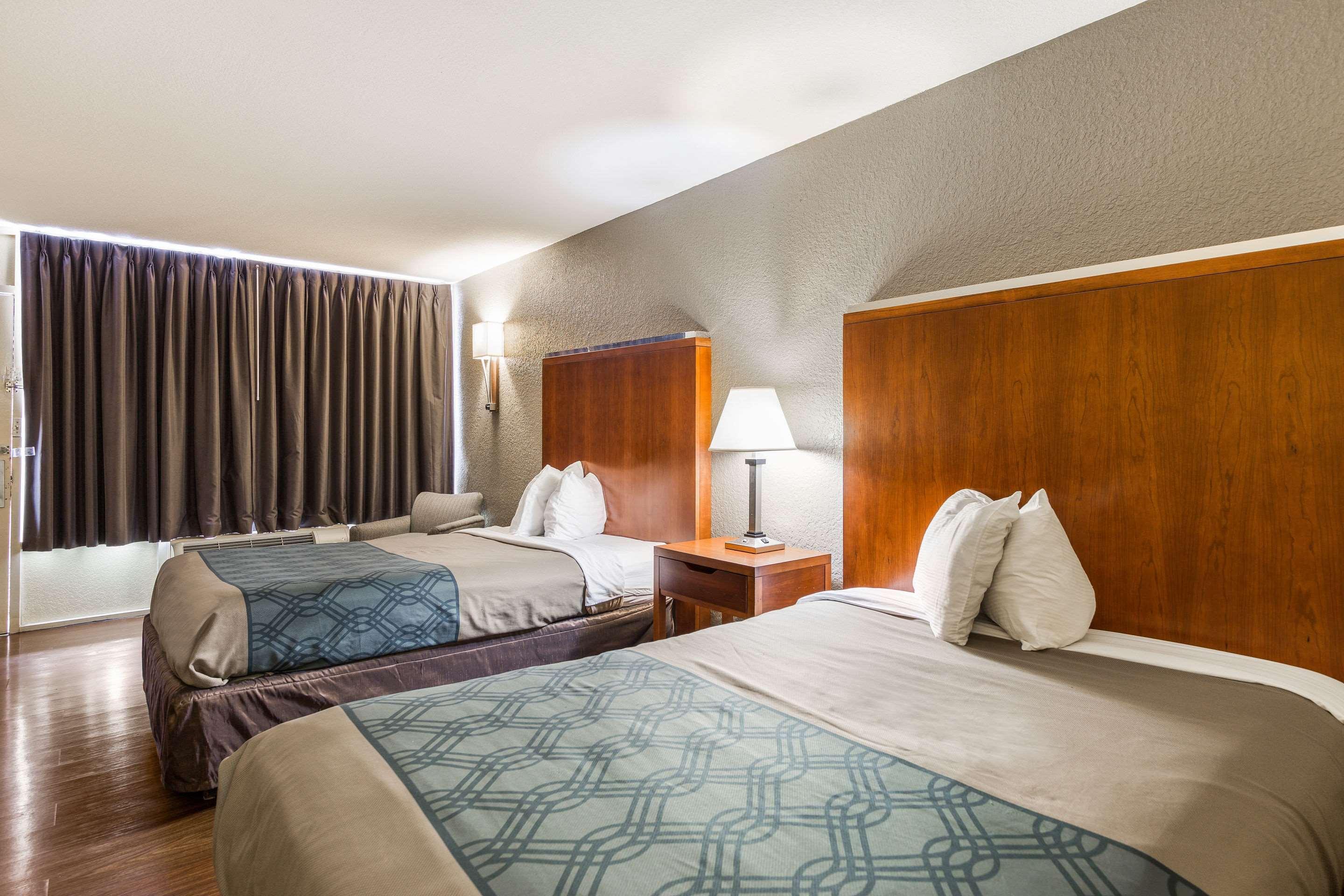 Econo Lodge Pigeon Forge Buitenkant foto